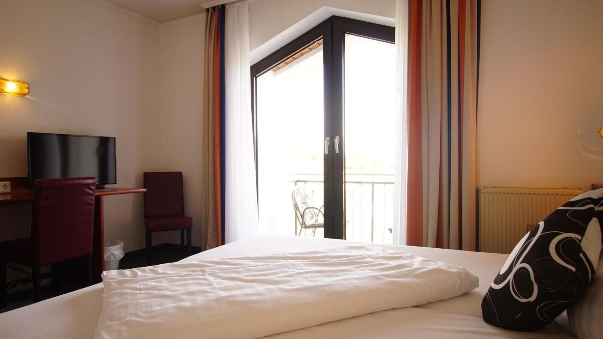 Hotel Tannenhof Haiger Standard Double Room