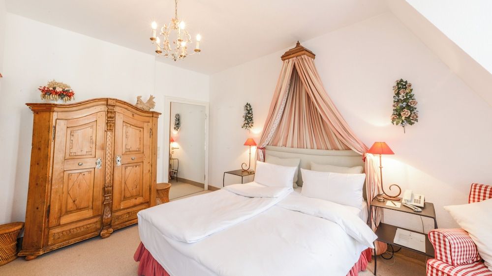 undefined Opera Hotel 7