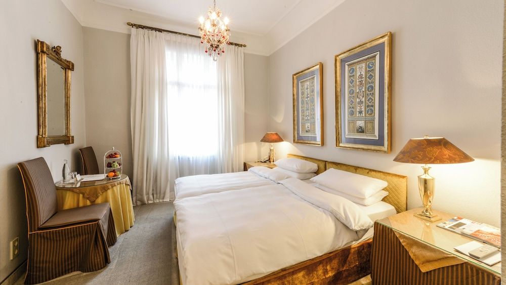 undefined Opera Hotel 6