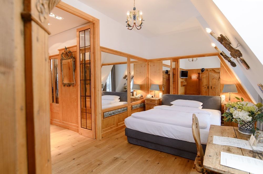 undefined Opera Hotel 5