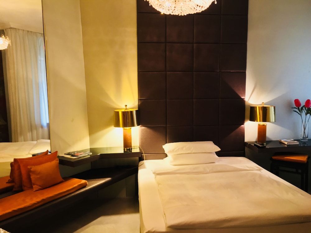 undefined Opera Hotel 10
