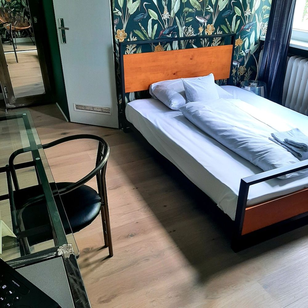 undefined ArtHotel Connection 5