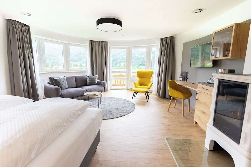 Junior Suite, 1 Double Bed, Mountain View