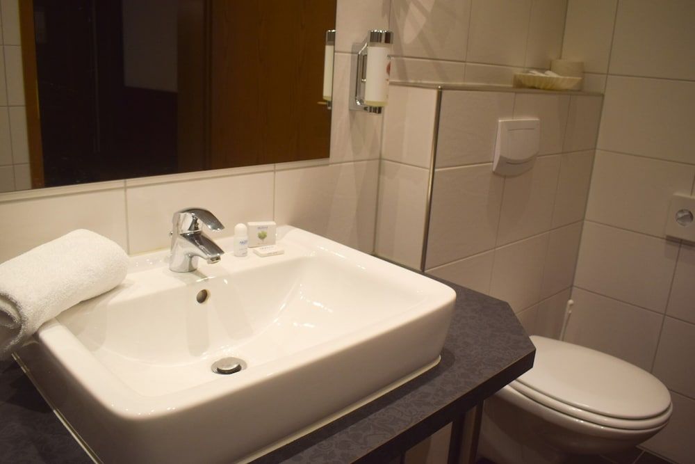 Akzent Hotel Jonathan Comfort Single Room 6