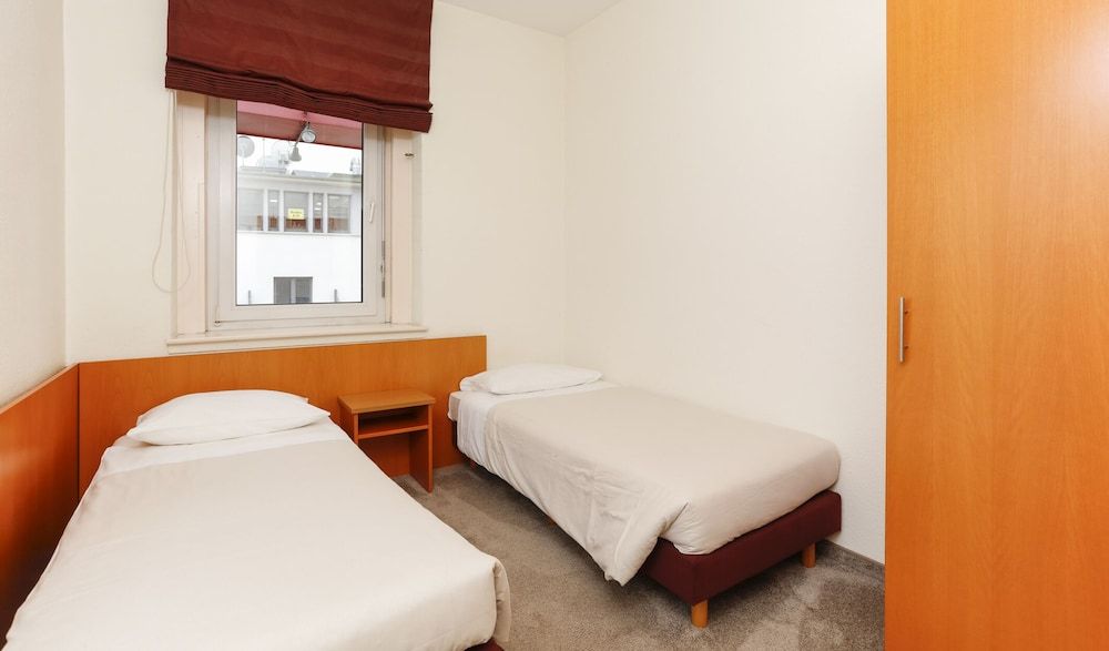 Hotel am Rhein - Wesseling Family Suite, 2 Bedrooms, Non Smoking, River View 4