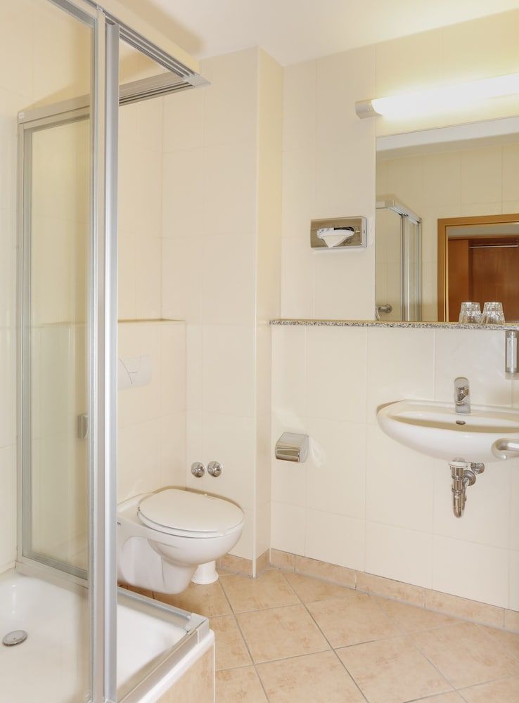 Hotel am Rhein - Wesseling Superior Double Room, 1 Double Bed, Non Smoking, River View 5