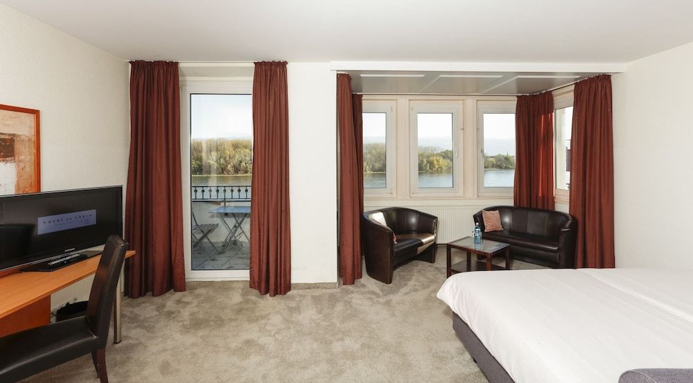 Hotel am Rhein - Wesseling Junior Suite, 1 Bedroom, Non Smoking, River View