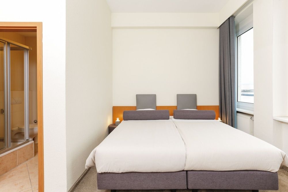 Hotel am Rhein - Wesseling Superior Double Room, 1 Double Bed, Non Smoking, River View 2