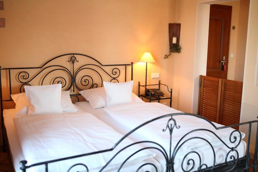 Maifeld Sport- und Tagungshotel Junior Suite, Balcony 5