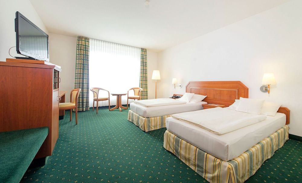 Maifeld Sport- und Tagungshotel Standard Double Room Single Use 3