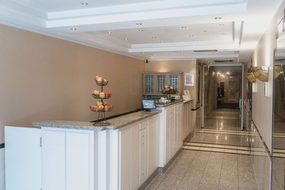 undefined Hotel Daniel 10