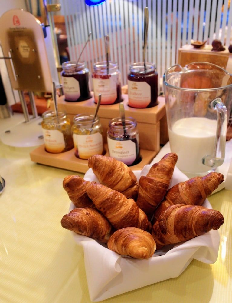 undefined Hotel Daniel 7