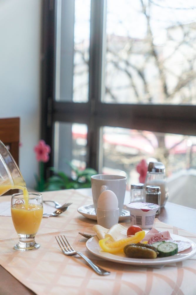 undefined Hotel Daniel 8