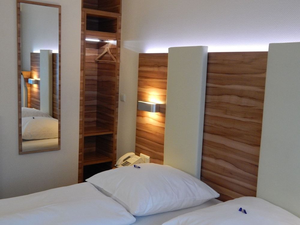 Hotel Daniel Double Room 8