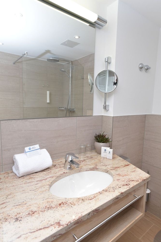 Best Western Queens Hotel Pforzheim-Niefern Superior Room, 1 Queen Bed 8