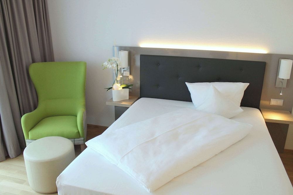 Best Western Queens Hotel Pforzheim-Niefern Superior Room, 1 Queen Bed 5