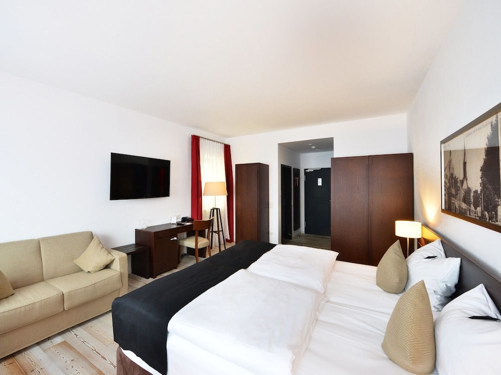 DORMERO Hotel Kelheim Standard Room 2