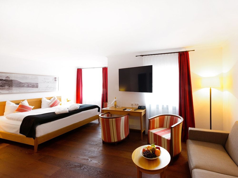 DORMERO Hotel Kelheim Deluxe Room 3