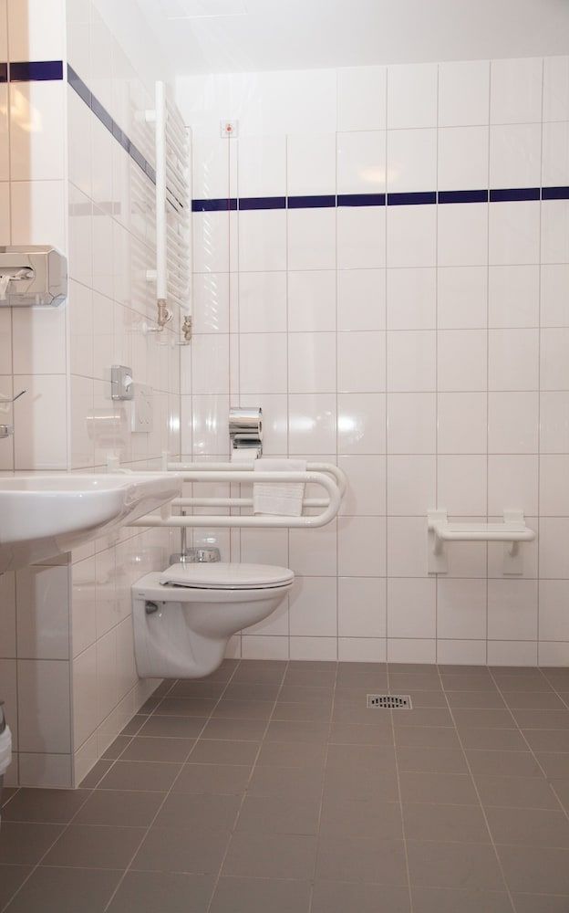 a&o Aachen Hauptbahnhof - Hostel Twin Room 4