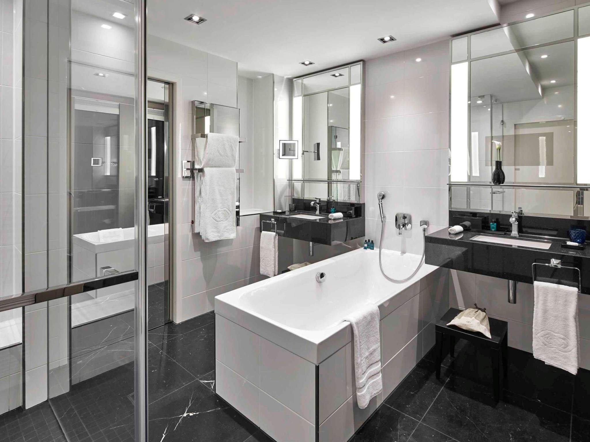 Junior Suite with King Bed