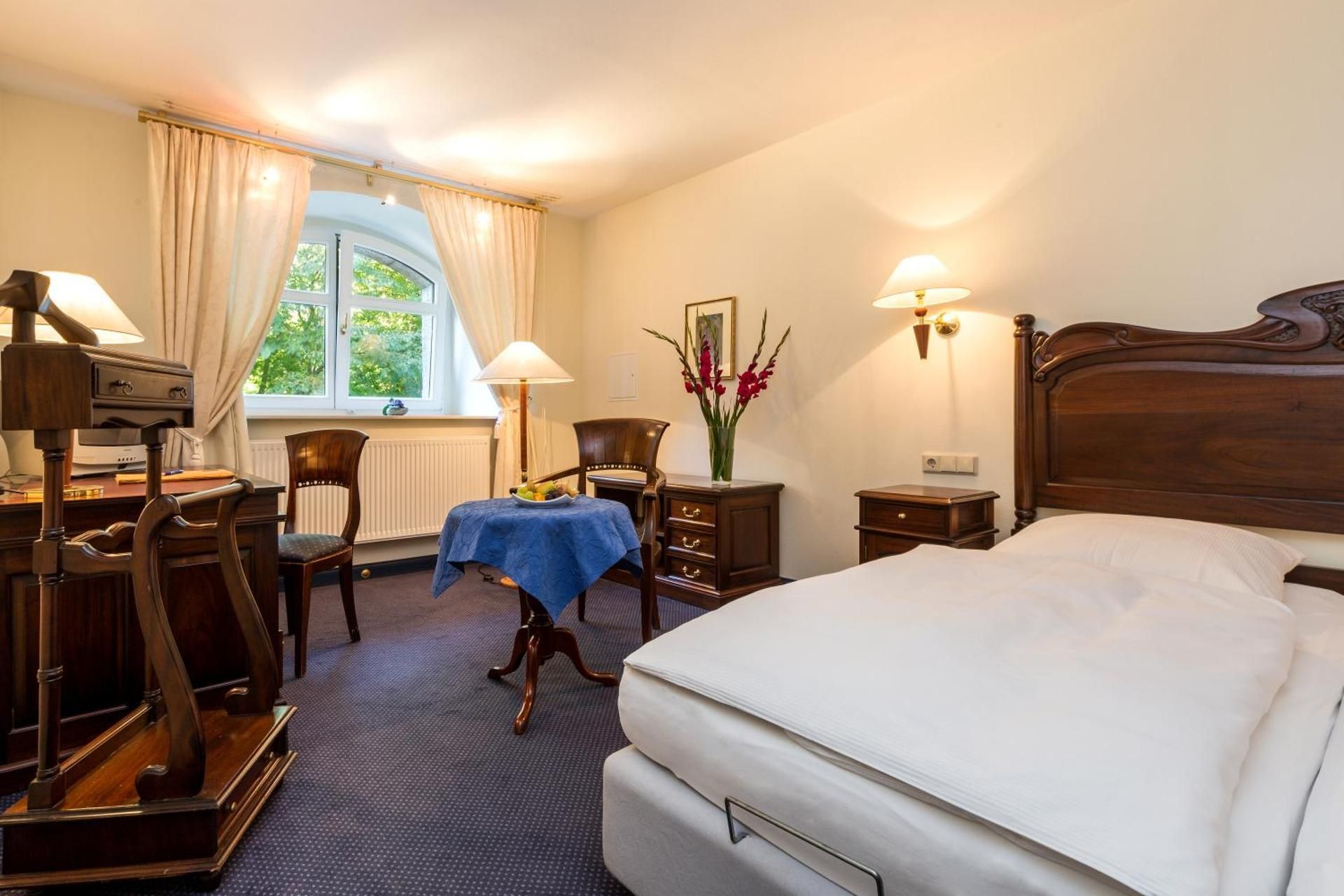 Double Room - Side Wing/ Souterrain