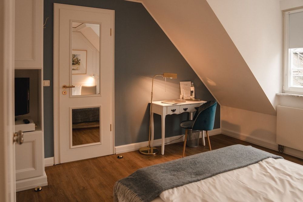 Hofgut Georgenthal Double Room (French Bed) 6