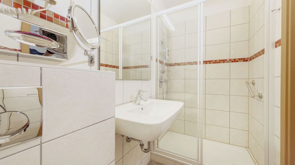 Hotel Löwengarten Standard Single Room 2