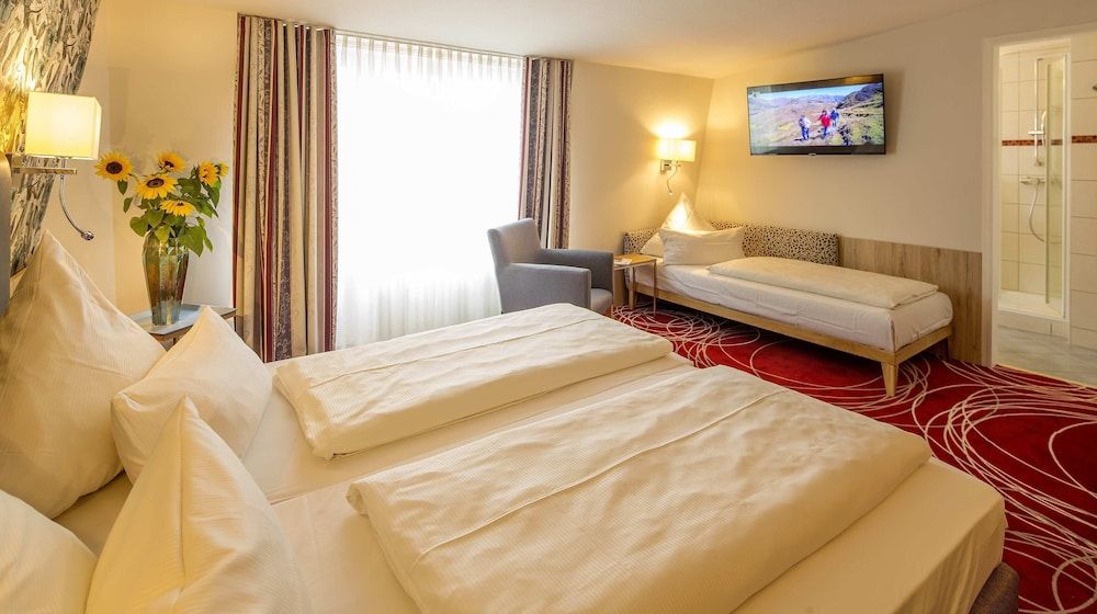 Hotel Löwengarten Triple Room 3