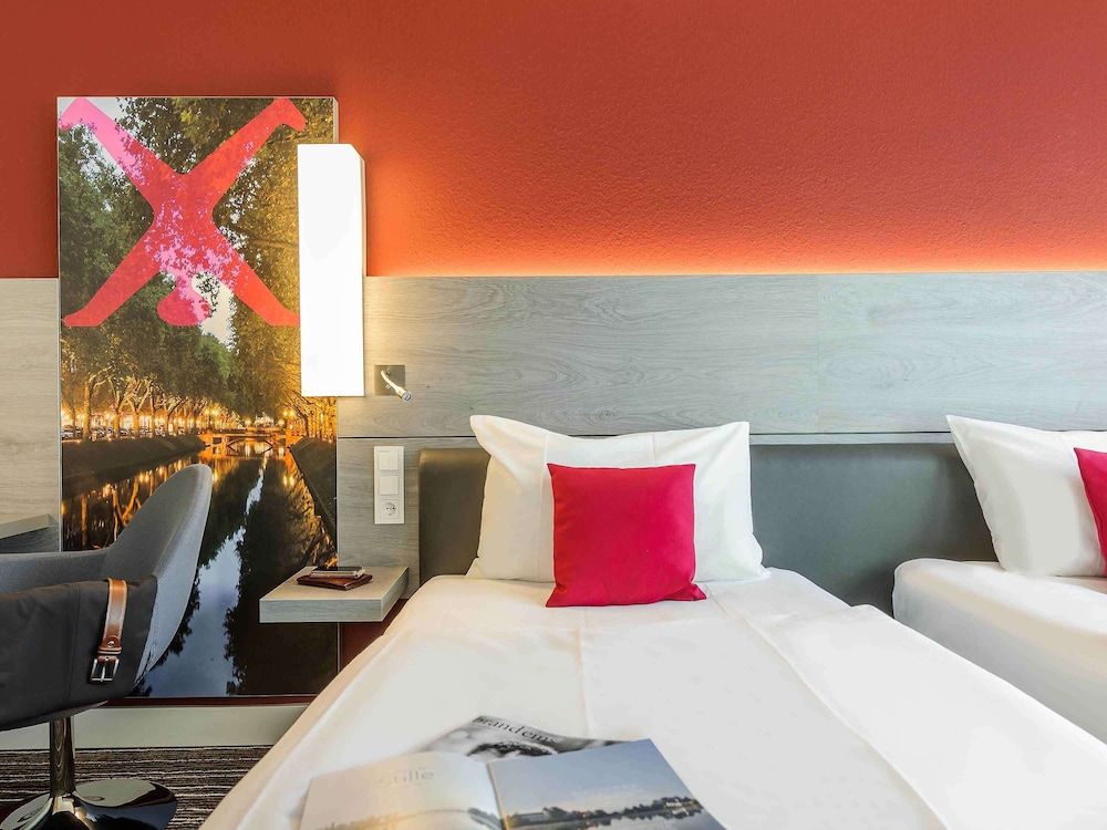 Mercure Hotel Duesseldorf Zentrum Standard Room, 2 Twin Beds 3