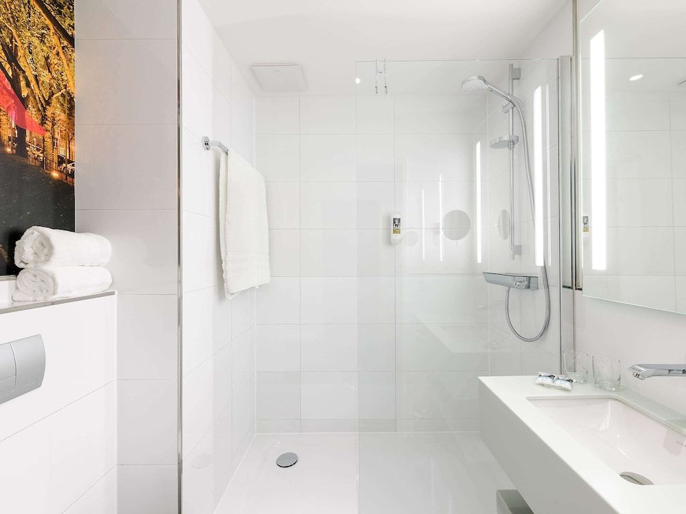 Mercure Hotel Duesseldorf Zentrum Standard Room, 2 Twin Beds 2