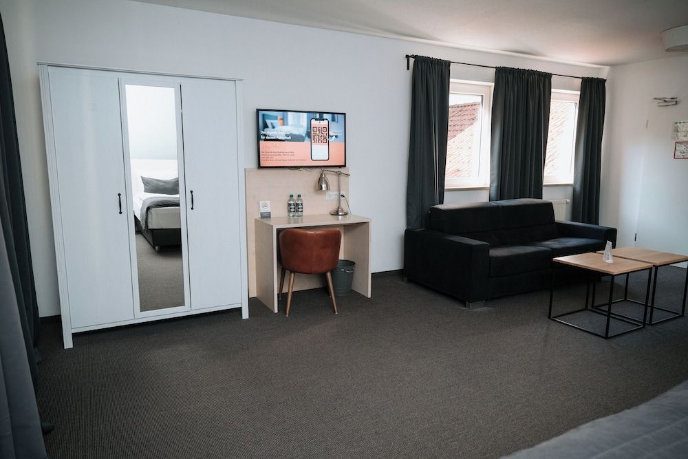 Hotel Alpenglühen Standard Double Room 8