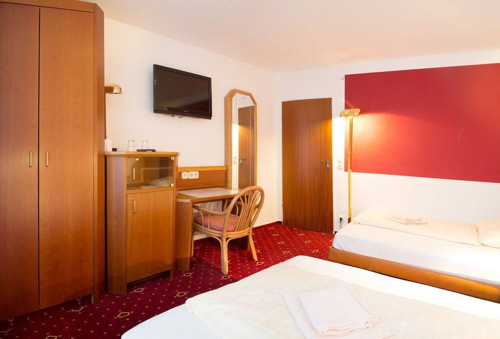 Hotel Wali Basic Twin Room 2