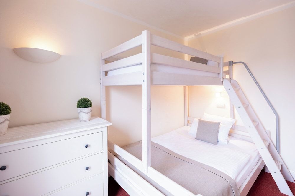 Hotel Bremer Haus Family Quadruple Room 2