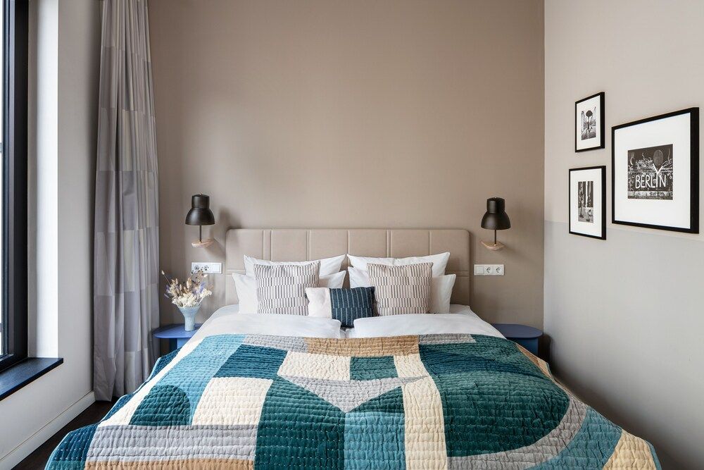 Medium Room
