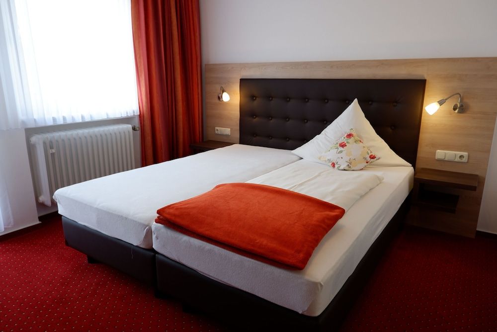 Hotel Schoos Standard Double Room Single Use 3