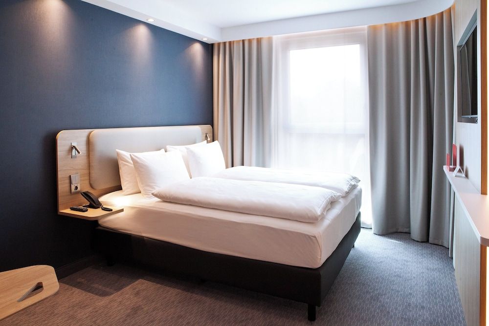 Standard Room, 1 Double Bed, Accessible, City View