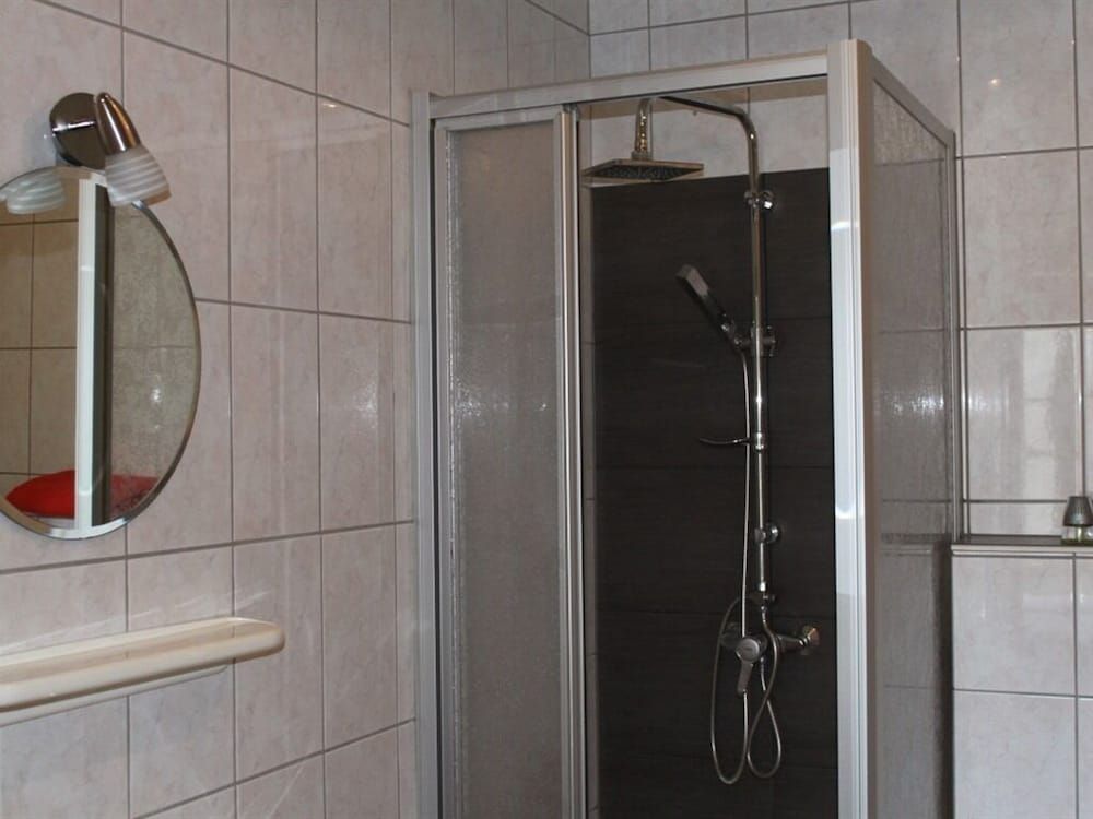 Landhaus Nalbach Quadruple Room, Ensuite 2