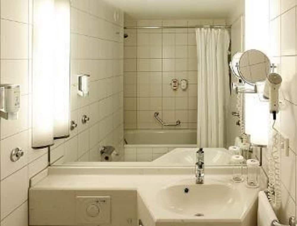 undefined H+ Hotel Leipzig 8