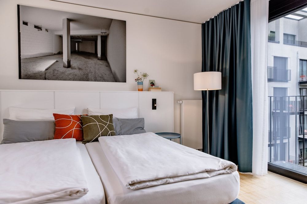 THE FLAG München M. Comfort Twin Room, Kitchenette