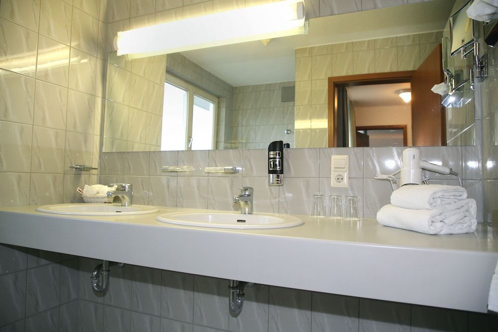 Albhotel Fortuna Triple Room 3