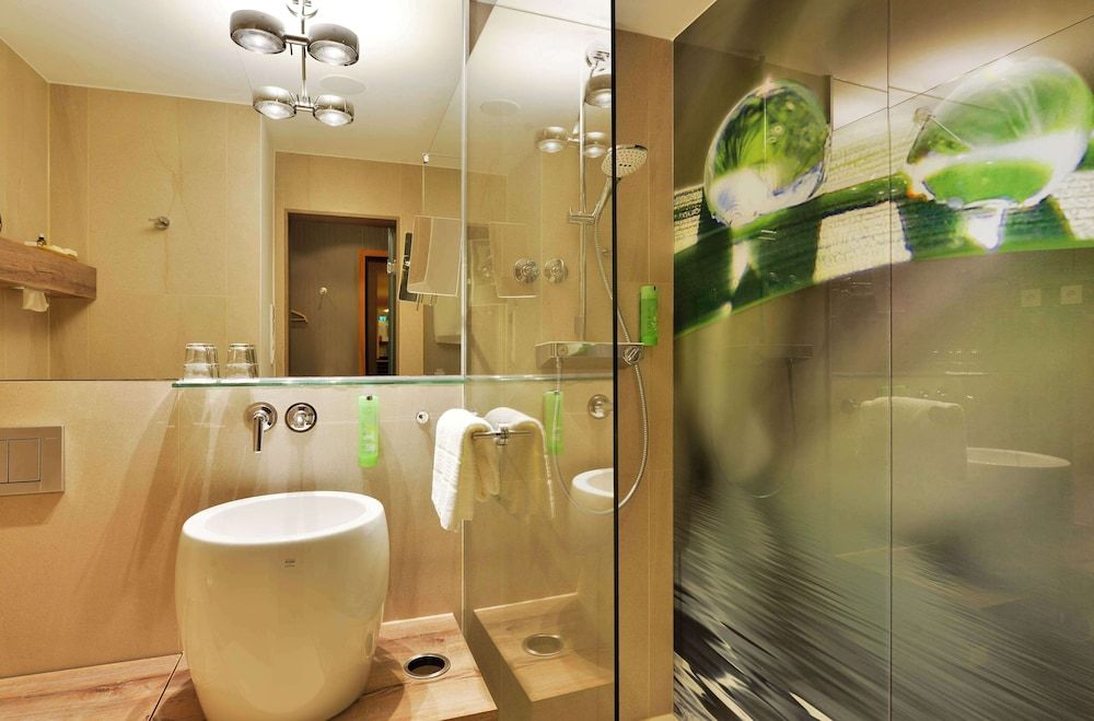 Hotel Victoria, BW Signature Collection Business Room, 1 King Bed 6