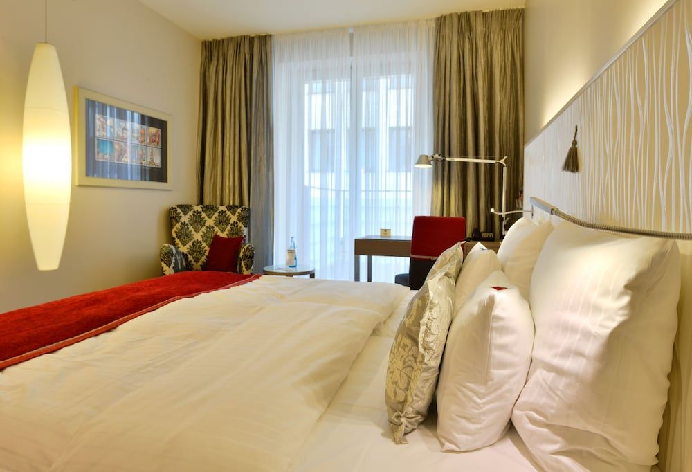 Hotel Victoria, BW Signature Collection Business Room, 1 King Bed 3