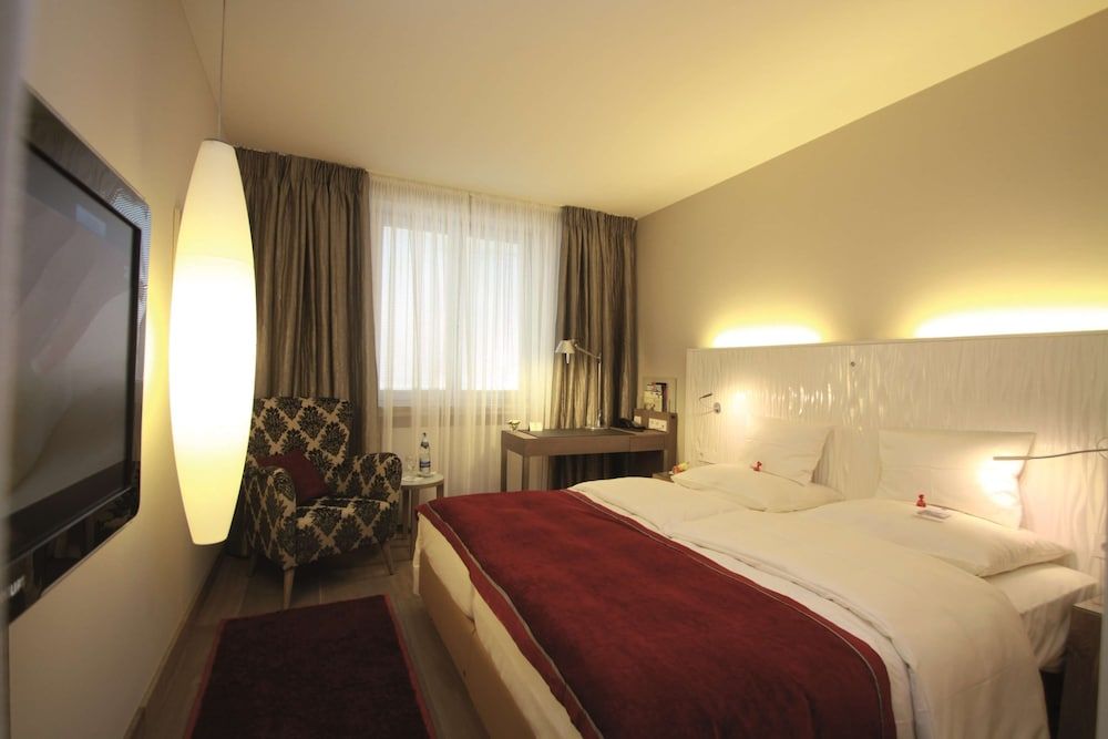 Hotel Victoria, BW Signature Collection Business Room, 1 King Bed 5