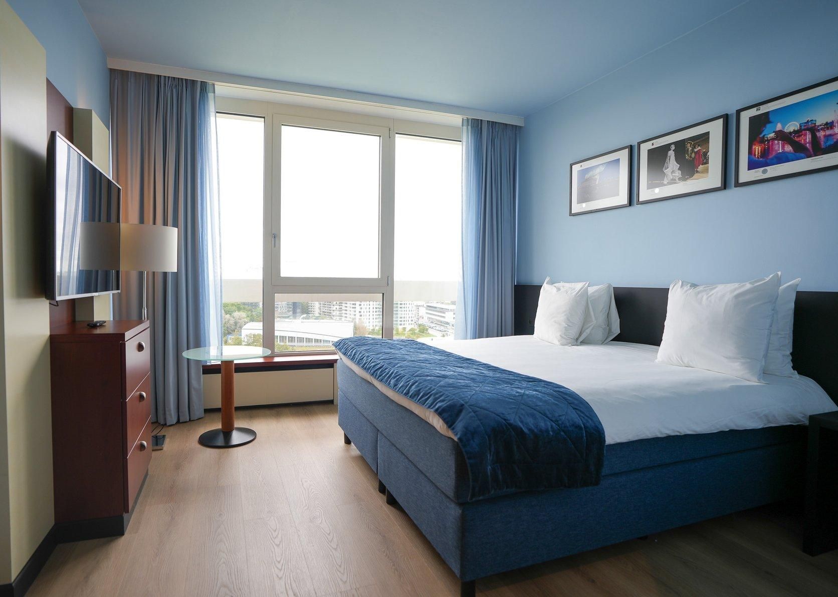 1 Bedroom Suite Sofa Bed Minifridge