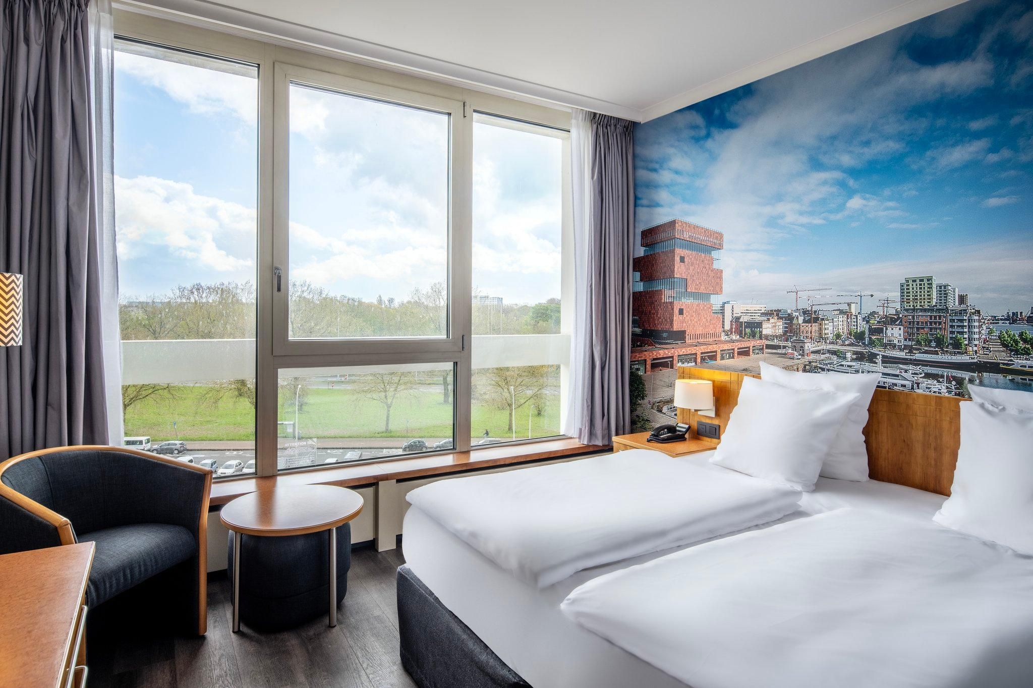 Crowne Plaza Antwerpen By IHG 1 Queen Standard