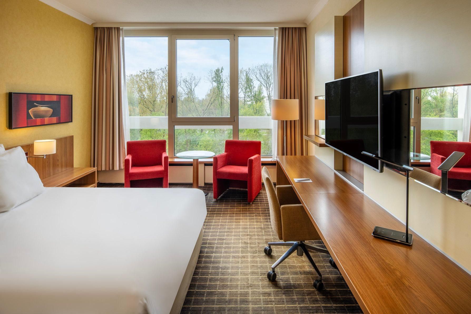 Crowne Plaza Antwerpen By IHG 1 Queen Standard 3