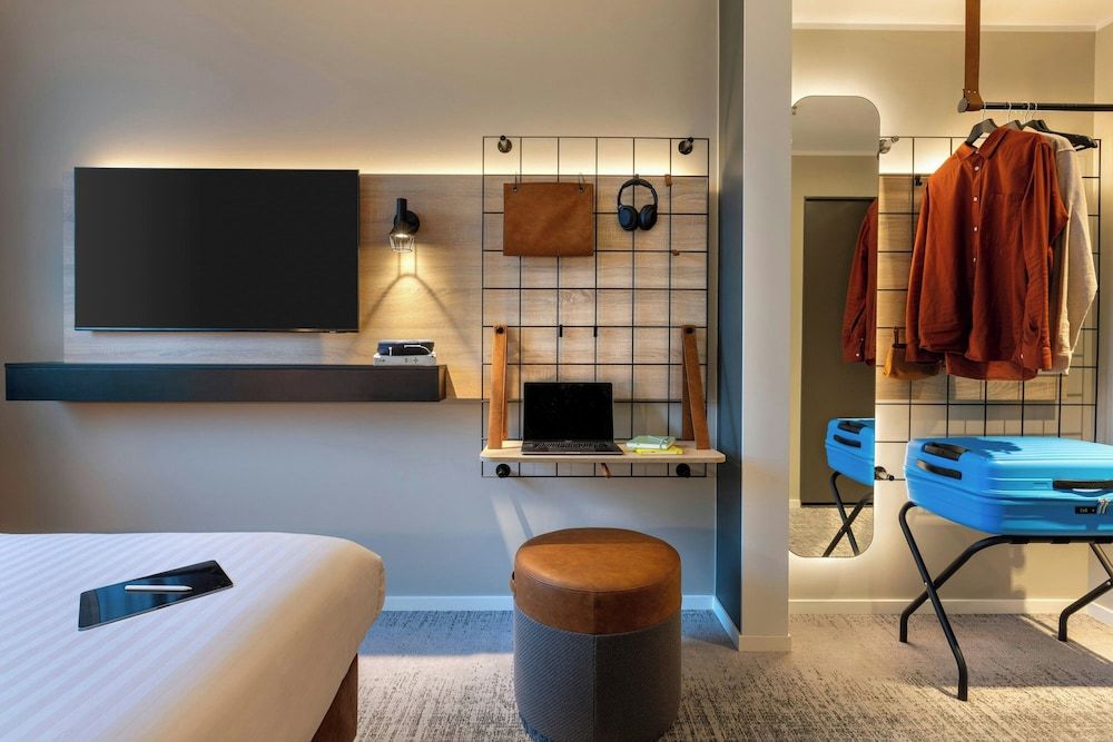 Moxy Berlin Ostbahnhof Room, 1 Queen Bed, Non Smoking 9