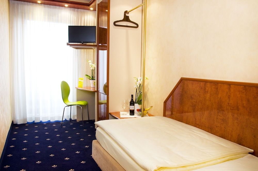 Comfort Single Room