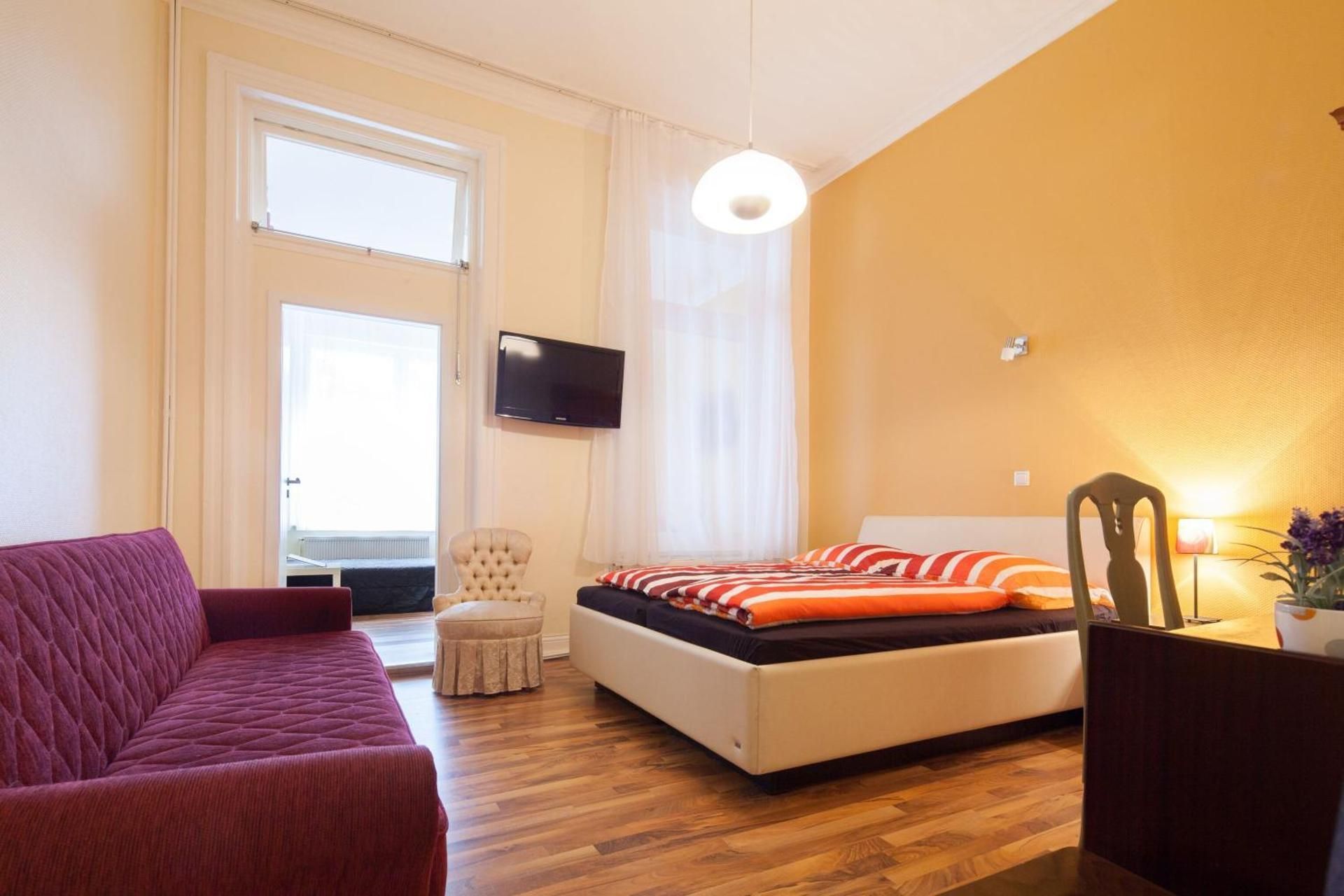 Family Room (5 Adults)