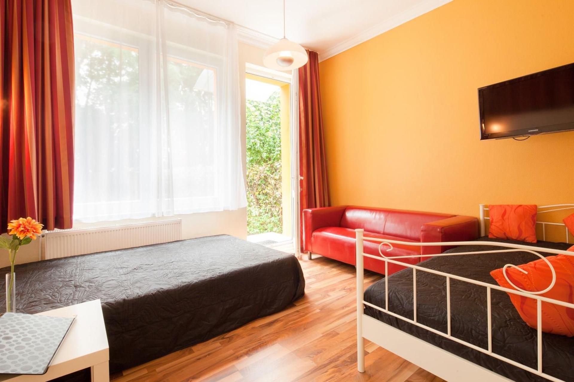 Family Room (5 Adults)